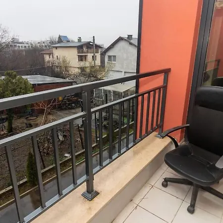 Nera Next To Paradise Mall Lozenetz Apartment